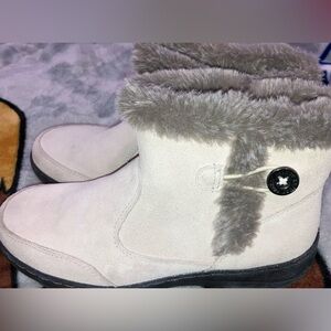 Khombu cream Fur-Lined water resistant Ankle Boots